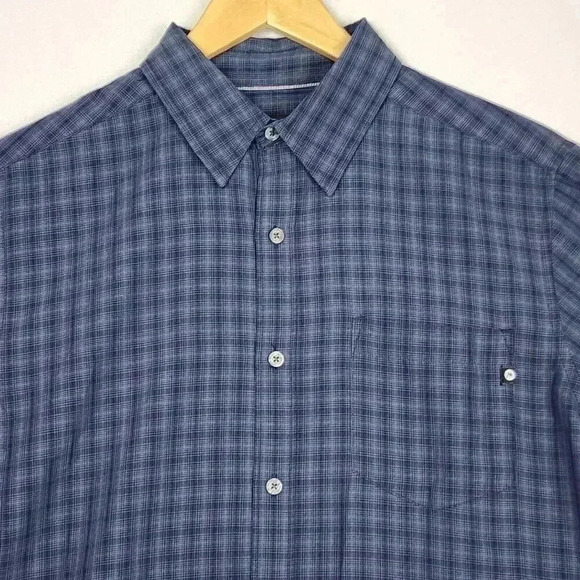 Marmot Men's Button Up Shirt Med. Short Sleeve Blue Plaid Side Split Relaxed - Picture 2 of 16